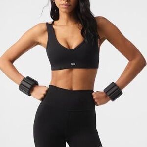 ALO Yoga Airlift Ribbed Jumpstart VNeck Bra